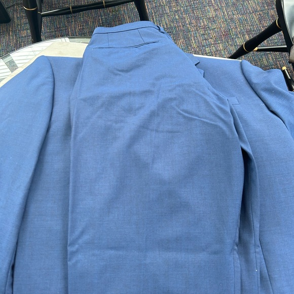 Hugo Boss Wool Suit - Picture 5 of 9